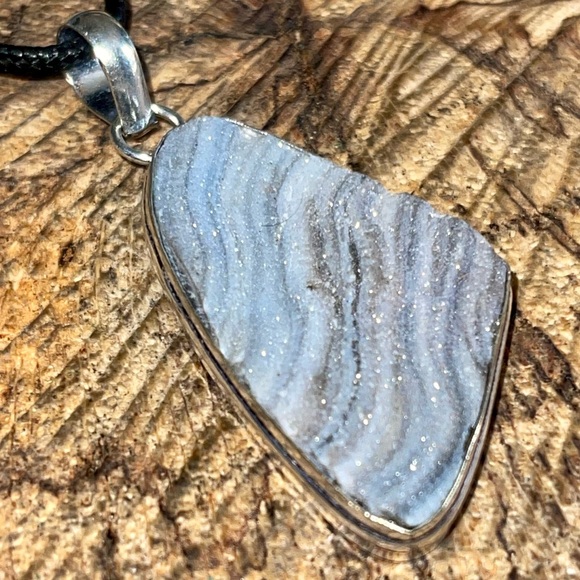 Gray Blister Solar Quartz Pendant 2 1/4” - Picture 6 of 11